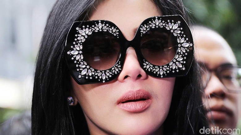 Berapa Potensi Pajak Syahrini dan Para Selebgram?