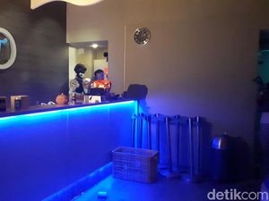 Gaet Pengunjung, Spa Gay di Harmoni Buat Promo Ganjil-Genap STNK Gaet Pengunjung, Spa Gay di Harmoni Buat Promo Ganjil-Genap STNK