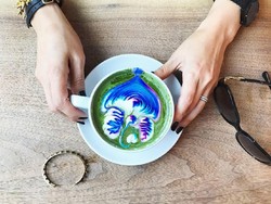 Kerennya Seni Melukis di Atas Minuman Aneka Bentuk dan Warna