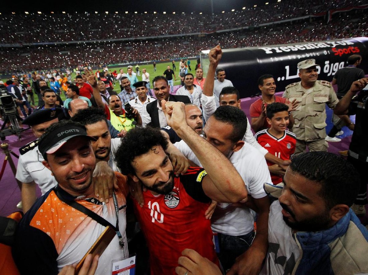 Mohamed Salah usai mengantarkan timnas Mesir lolos ke Piala Dunia 2018 (Foto: Amr Abdallah Dalsh/Reuters)