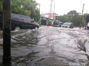 Hujan Deras, Jalan Tebet Barat 1 Tergenang