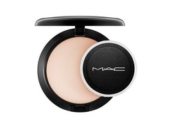 5 Produk yang Wajib Dibawa Pemilik Kulit Berminyak dalam Tas