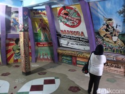 Ada Makna di Setiap Lantai Gereja Ayam