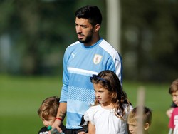 Tabarez: Suarez Tak Perlu Dioperasi, Fit untuk Bermain