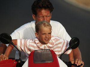 Pernahkah Merasa Bersalah Membiarkan si Kecil Berdiri di Motor?