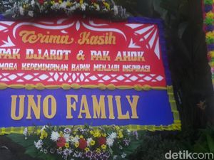 Ada Kiriman Karangan Bunga dari Uno Family untuk Ahok-Djarot Ada Kiriman Karangan Bunga dari Uno Family untuk Ahok-Djarot