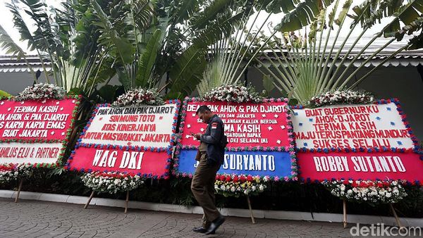 Deretan Karangan Bunga untuk Djarot, Ada dari Uno Family
