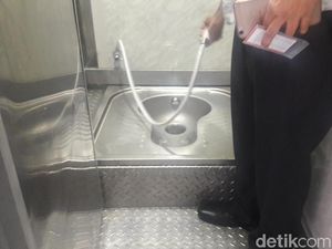 120 Smart Toilet Halte TransJ Bakal Siap Dipakai Sebelum Lebaran