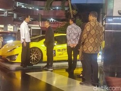 Dahlan Iskan Pamer Kendaraan Listrik ke Jokowi