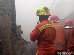 Kebakaran di Matraman Padam, 10 Rumah Terbakar