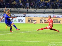 Kembali Meraih Hasil Seri, Persib Minta Maaf
