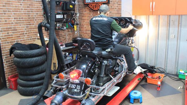 Intip Bengkel Umum Harley-Davidson