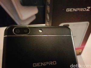 Laris Manis! Ponsel Kamera Ganda Rp 1 Jutaan