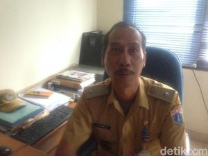 Warga Keluhkan Pengerjaan Proyek RS Kramat Jati hingga Larut Malam Warga Keluhkan Pengerjaan Proyek RS Kramat Jati hingga Larut Malam