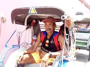 Melihat Persiapan Kakek Darmiyanto Jelang Kejuaraan Lari di Chile