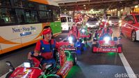 Asyiknya Naik Gokart ala Mario Bros di Tokyo