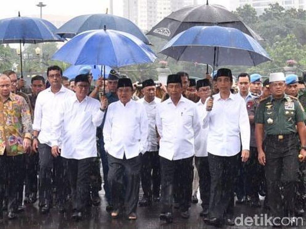 Sempat Datang ke Aksi 212, Apakah Jokowi Termasuk Alumni 212? Sempat Datang ke Aksi 212, Apakah Jokowi Termasuk Alumni 212?