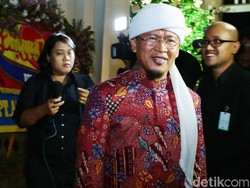 Survei Poltracking: Elektabilitas Aa Gym Kalahkan Dedi Mulyadi