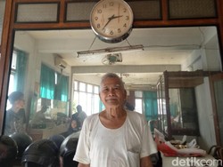 Menengok Barber Shop Tertua di Surabaya