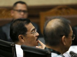 Mengaku Kerap Bertemu Akom, Gamawan: Mungkin karena Saya Mendagri