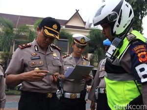 Izin Kedaluwarsa, Revolver Milik 29 Polisi Karawang Ditarik Izin Kedaluwarsa, Revolver Milik 29 Polisi Karawang Ditarik