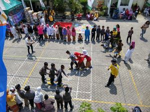 Pupuk Nasionalisme, Siswa SD Diajak Main Permainan Tradisional