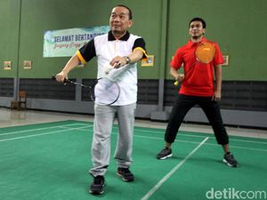Turnamen Bulutangkis Milad XIII Fraksi PKS Turnamen Bulutangkis Milad XIII Fraksi PKS
