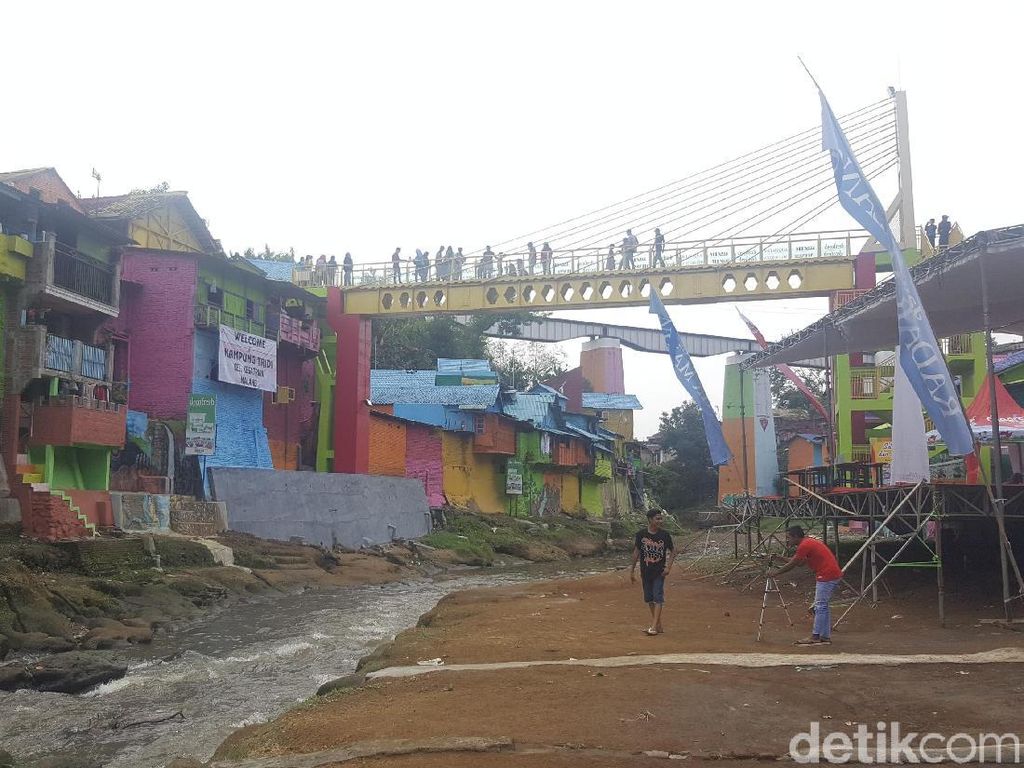 Jasa Tirta Minta Keselamatan Wisatawan Jembatan Kaca Diutamakan Jasa Tirta Minta Keselamatan Wisatawan Jembatan Kaca Diutamakan