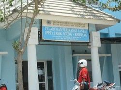 Kepala Pelabuhan Tasikagung Rembang Ditahan, Pelayanan Terganggu