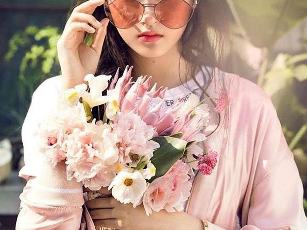13 Bukti Kecantikan Guan Xiao Tong yang Bikin Luhan Eks EXO Jatuh Hati