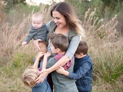 Nak, Bunda Jadi Baper Hanya Gara-gara Plester