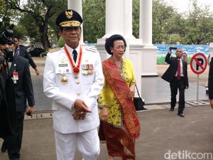 Sultan HB X , Pakualam X dan Keluarga Keraton Tiba di Istana Negara