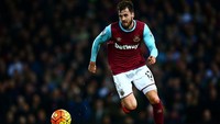 Carl Jenkinson mencatatkan laju 35,31 km per jam pada musim 2015/2016 untuk West Ham United. (Foto: Jordan Mansfield/Getty Images)