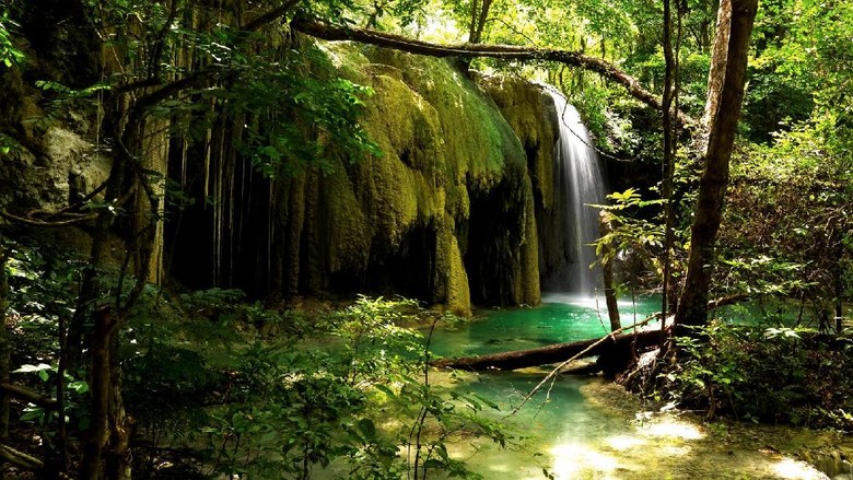 Air Terjun Mata Jitu di Pulau Moyo (Thinkstock)