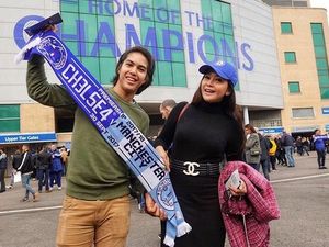 Keseruan Maia Estianty dan El Rumi saat di London