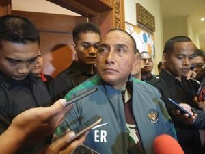 Viral Video Hampiri Suporter PSMS, Edy Rahmayadi: Masak Saya Tampar? Viral Video Hampiri Suporter PSMS, Edy Rahmayadi: Masak Saya Tampar?