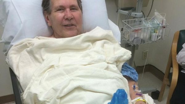 Potret Lucu Bercandanya Orang-orang di Rumah Sakit