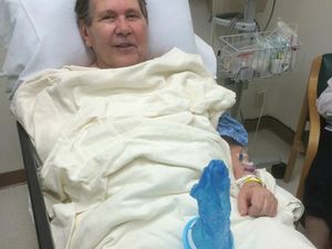 Potret Lucu Bercandanya Orang-orang di Rumah Sakit