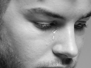 Air Mata Dijadikan Infused Water, Amankah?