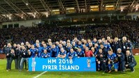 Islandia pun jadi negara terkecil yang tampil di Piala Dunia. Tahukah Anda jumlah penduduk Islandia cuma sekitar 350 ribu jiwa? Sebelumnya negara terkecil di Piala Dunia adalah Trinidad & Tobago dengan 1,3 juta jiwa, mereka tampil di edisi 2006. (Foto: Haraldur Gudjonsson / AFP)