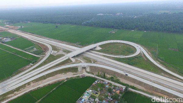 Prabowo-Sandiaga Buka Peluang Batalkan Sejumlah Proyek Infrastruktur Jokowi