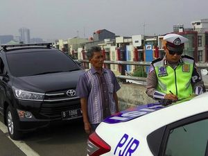 Polisi Razia Pengguna Lampu Rotator 11 Oktober-11 November