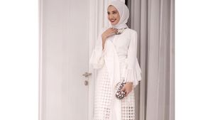 8 Selebriti Cantik Berhijab Simpel di Resepsi Laudya Cynthia Bella