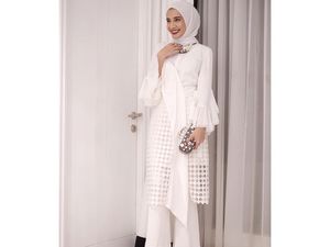8 Selebriti Cantik Berhijab Simpel di Resepsi Laudya Cynthia Bella 8 Selebriti Cantik Berhijab Simpel di Resepsi Laudya Cynthia Bella