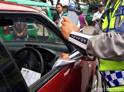 Razia Transportasi Online di Bandung