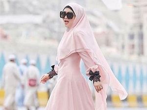 Gokil! Sekali Posting di Instagram Syahrini Dibayar Rp 100 Juta