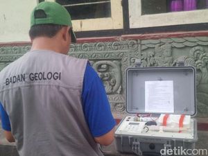 PVMBG Bawa Alat untuk Ukur Gas Vulkanik Gunung Agung