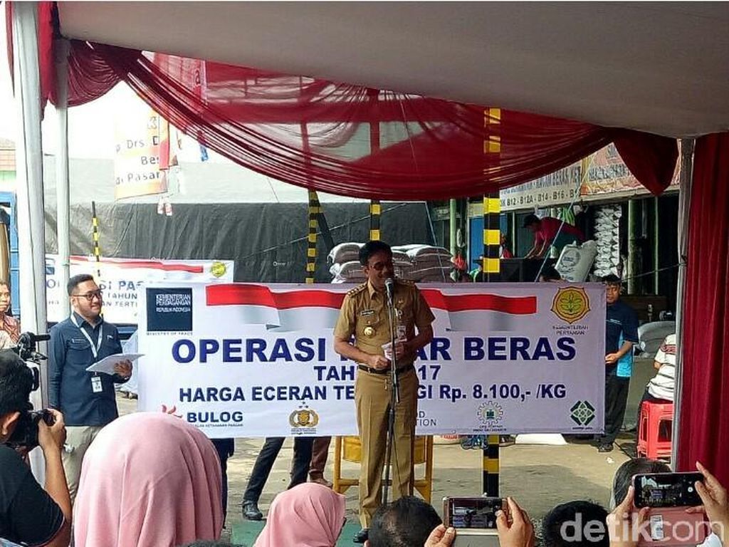 Beras Medium di Operasi Pasar Cipinang Dijual Rp 8.100/Kg Beras Medium di Operasi Pasar Cipinang Dijual Rp 8.100/Kg