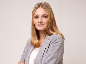 Romola Garai Mengaku Pernah Dilecehkan Produser Hollywood