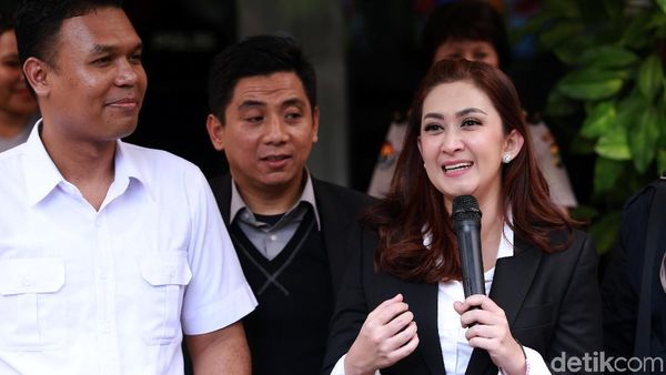 Pedofil Anaknya Ditangkap, Nafa Urbach Semringah